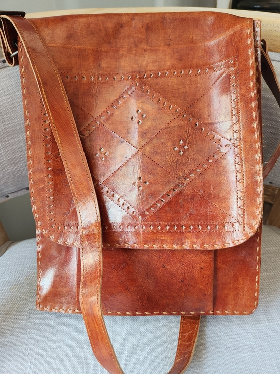 Artisan Handbags - Artisan Vintage Leather Bag in Cognac